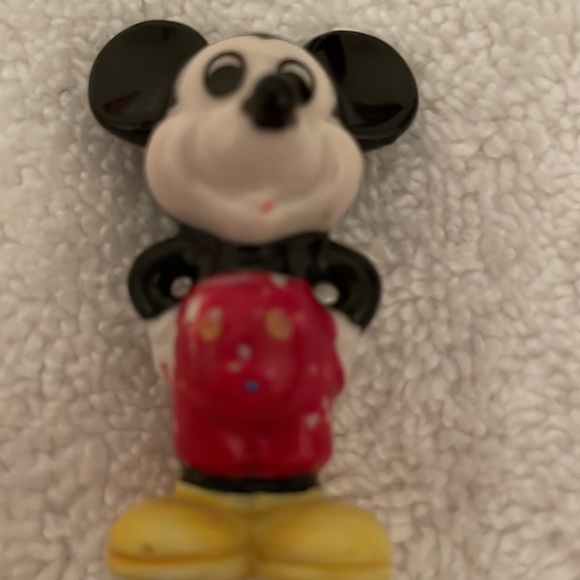 3 Vintage Disney figurines-Mickey, Donald & Porky Pig. Measure approx. 2-2.5 in. - Picture 5 of 11